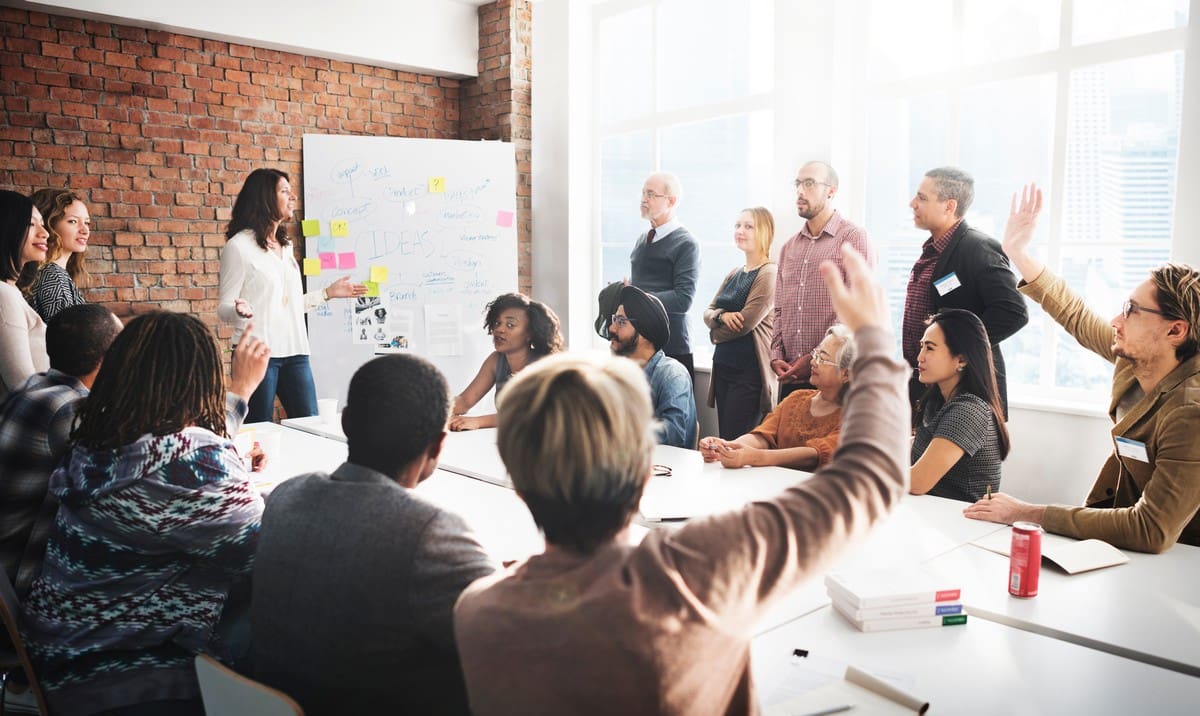 Comment organiser un séminaire d’entreprise réussi : astuces et bonnes pratiques